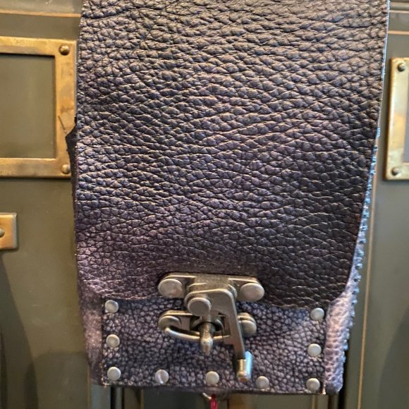 Modern Muse 61 Cell Phone Case / Cross Body Bag - Picture 1 of 8